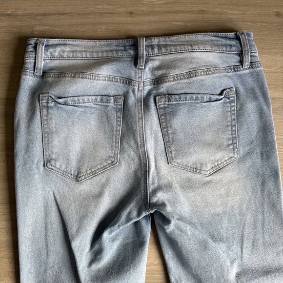 ANN TAYLOR LOFT WOMEN'S LIGHT WASH DISTRESSED STRAIGHT CROP BLUE JEANS SIZE 26/2 - Picture 9 of 10
